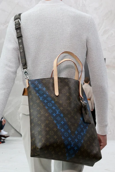 Look 24